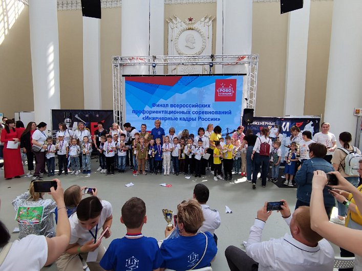 Команда саратовского «Кванториум» стала победителем в двух номинациях федерального этапа соревнований «Инженерные кадры России»
